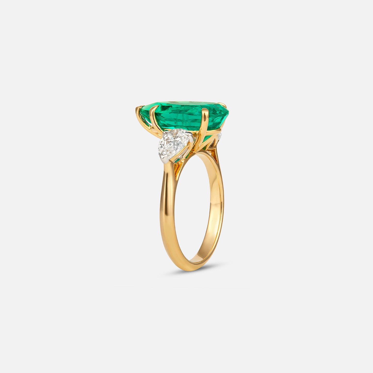 Regal Green Crest Ring1