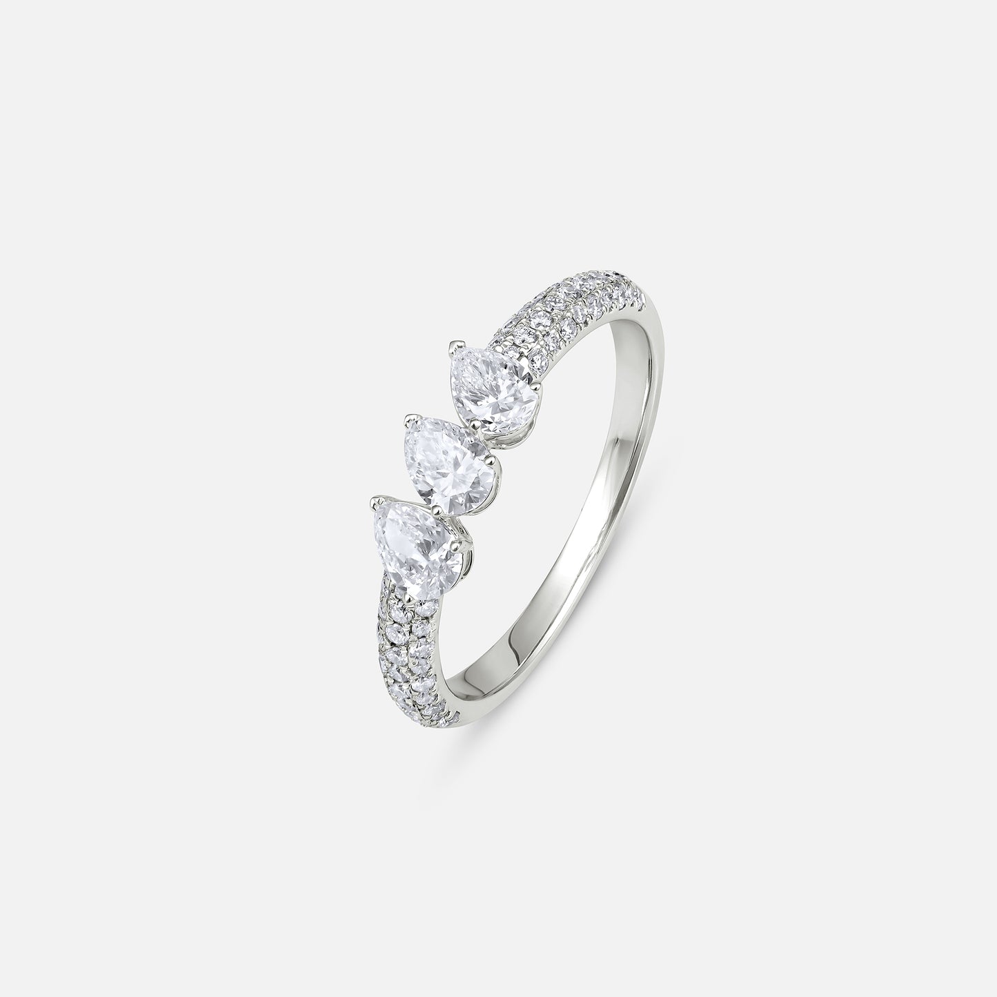 Infinitum Spark Ring